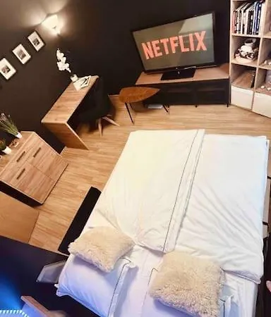 Moderný S Parkovaním