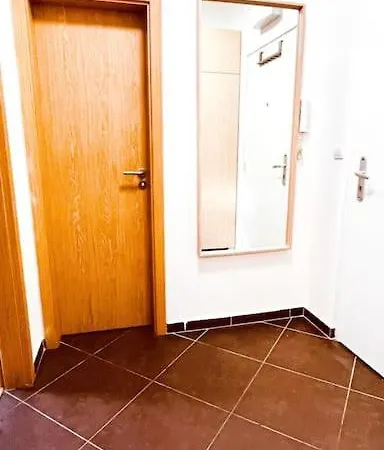 Moderný S Parkovaním