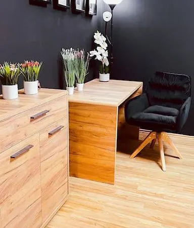 Moderny S Parkovanim * براتسيلافا