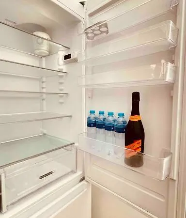 Moderny S Parkovanim Apartmán