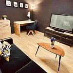 Moderny S Parkovanim Apartament
