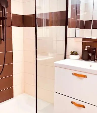 Moderny S Parkovanim Apartman Pozsony