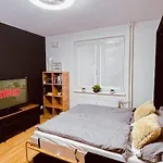 Moderny S Parkovanim Appartement *