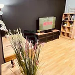 Moderny S Parkovanim Appartement