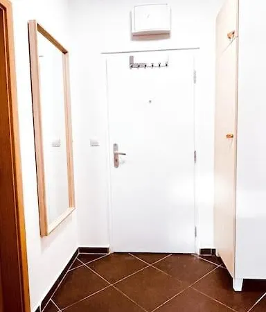 Moderny S Parkovanim Apartment Bratislava